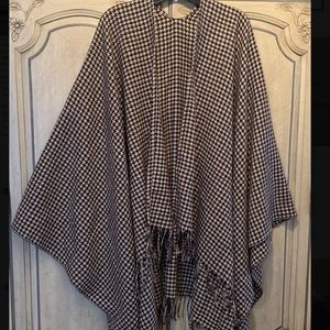 Brown and cream houndstooth pancho/cape
